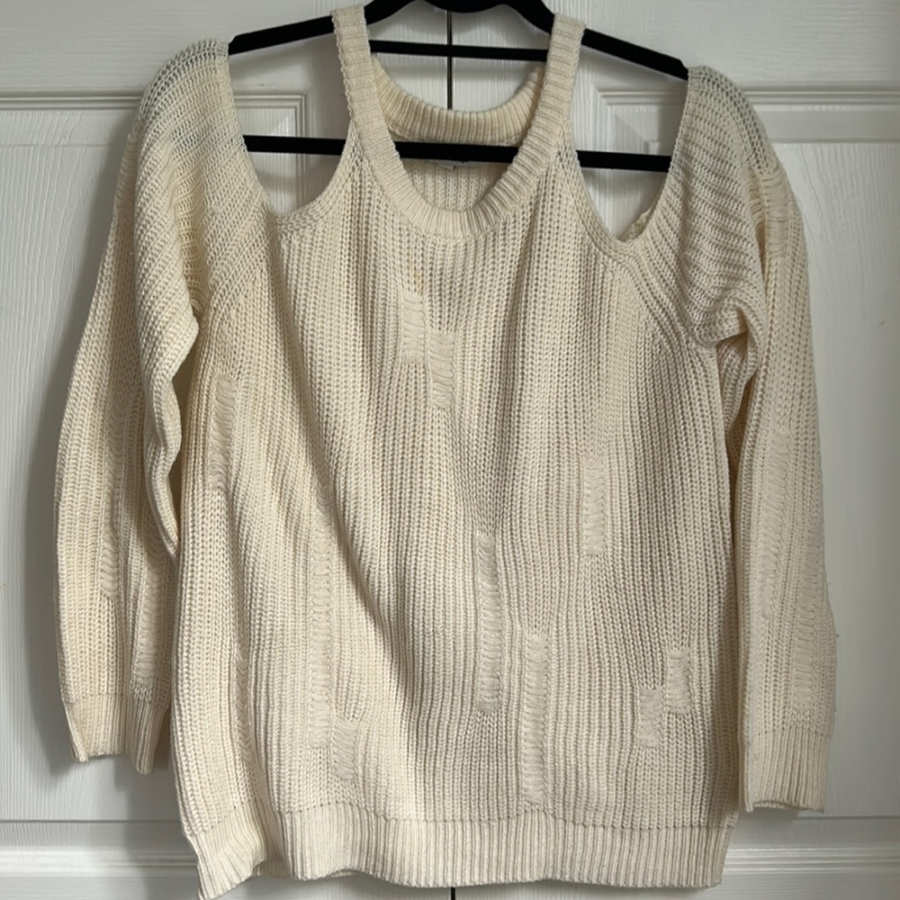 Junior Women’s Medium Cold Shoulder White/Cream Sweater